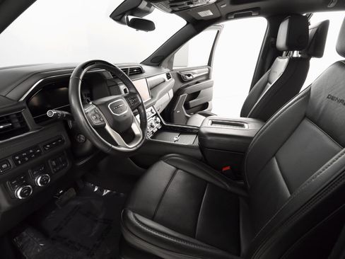 Used 2023 GMC Yukon XL Denali w/ Denali Reserve Package image 12