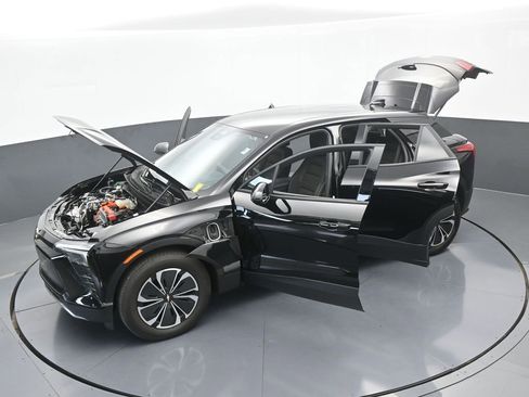 Used 2025 Chevrolet Blazer EV LT image 71