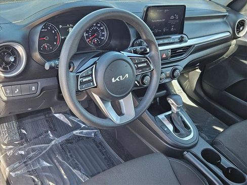 Used 2024 Kia Forte LXS w/ LXS Technology Package FWD image 10