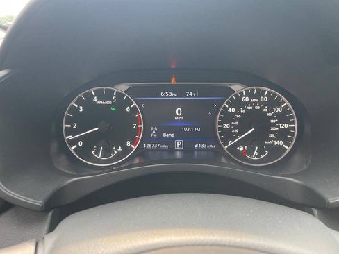 Used 2021 Nissan Altima 2.5 SR FWD image 16