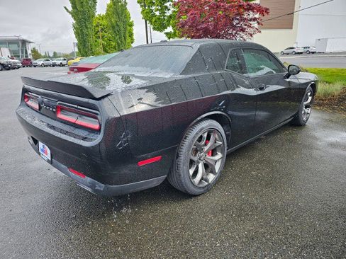 Used 2015 Dodge Challenger SXT image 7