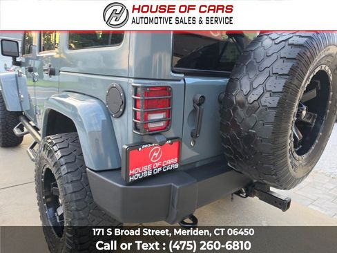 Used 2014 Jeep Wrangler Unlimited Sahara w/ Max Tow Package AWD/4WD image 16