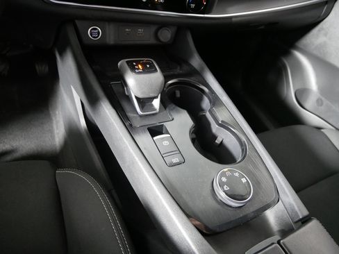 Used 2023 Nissan Rogue S AWD/4WD image 24