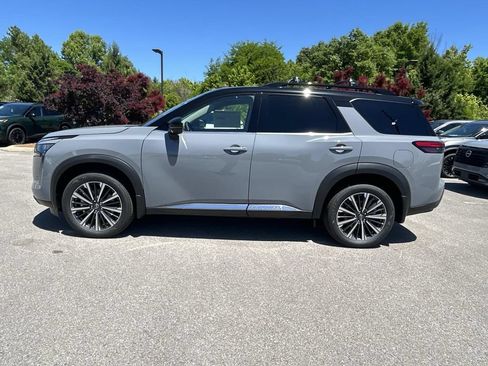 New 2026 Nissan Pathfinder Platinum w/ Lighting Package AWD/4WD image 4