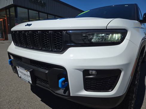 Used 2022 Jeep Grand Cherokee Trailhawk AWD/4WD image 11