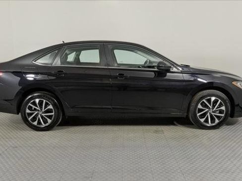 Used 2025 Volkswagen Jetta S image 8