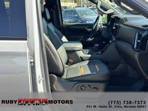 Used 2024 GMC Sierra 1500 AT4 w/ Technology Package image 29