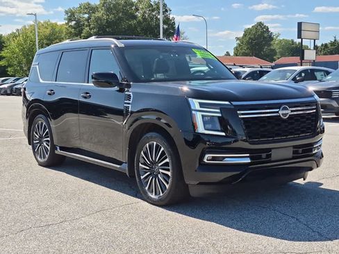 Used 2025 Nissan Armada Platinum Reserve AWD/4WD image 2