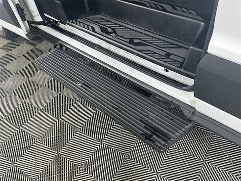 Used 2023 Ford Transit 350 XLT image 38