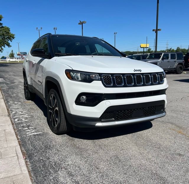 Used 2024 Jeep Compass Limited AWD/4WD image 5