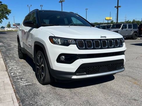Used 2024 Jeep Compass Limited AWD/4WD image 5