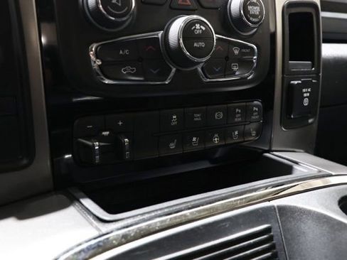 Used 2018 RAM 2500 Laramie w/ Sport Appearance Group AWD/4WD image 32