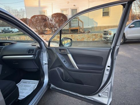 Used 2015 Subaru Forester 2.5i Premium w/ All-Weather Package image 16