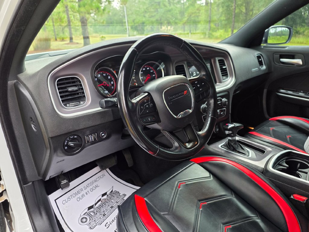 Used 2022 Dodge Charger SXT RWD image 12