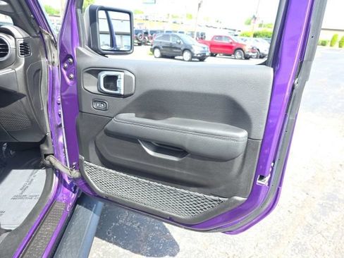 Used 2023 Jeep Wrangler Unlimited Sahara w/ Cold Weather Group AWD/4WD image 41