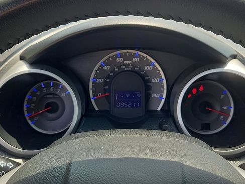 Used 2011 Honda Fit Sport image 21