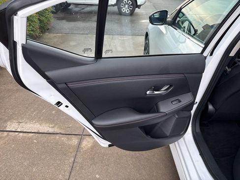 Used 2024 Nissan Sentra SR image 8