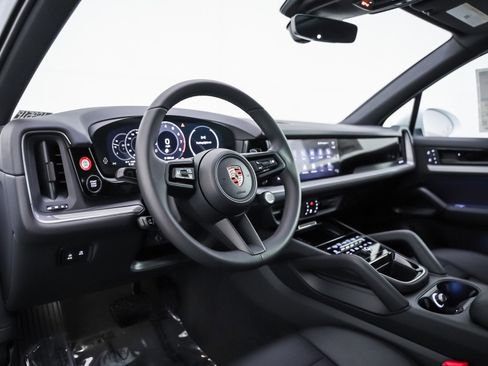 New 2026 Porsche Cayenne image 4
