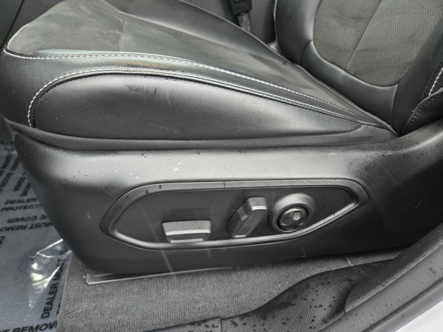 Used 2025 Jeep Grand Cherokee 4WD image 28