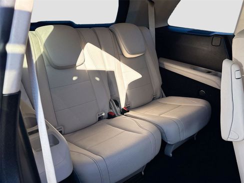 Used 2023 Mercedes-Benz GLS 450 4MATIC image 31