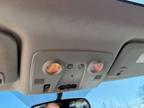 Used 2013 Chevrolet Traverse LT FWD image 10
