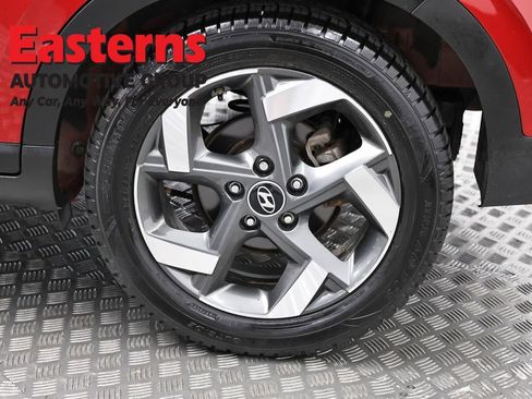 Used 2023 Hyundai Venue Limited FWD image 34