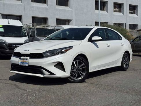 Used 2023 Kia Forte LXS FWD image 2
