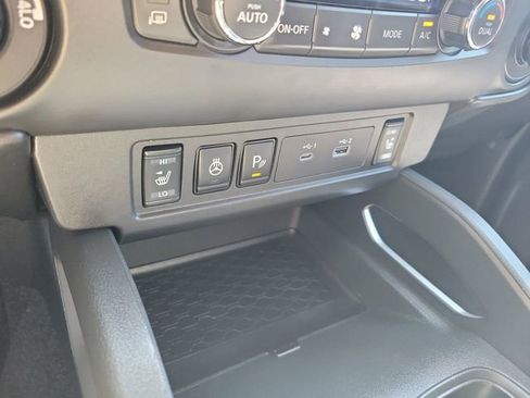 Used 2023 Nissan Frontier SV w/ SV Convenience Package image 30