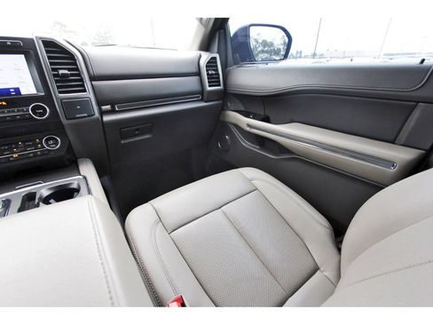 Used 2021 Ford Expedition XLT RWD image 12