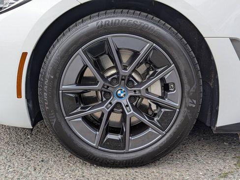Used 2023 BMW i4 eDrive40 w/ Premium Package image 9