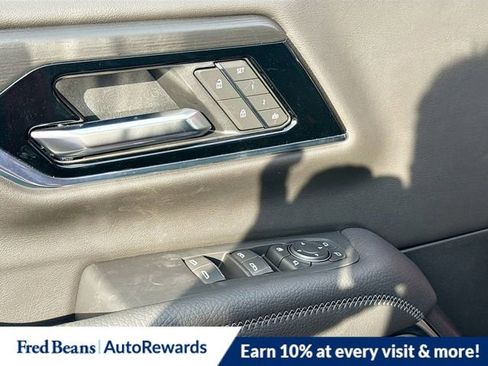 New 2025 GMC Yukon XL Denali w/ Sun & Power Step Package image 19