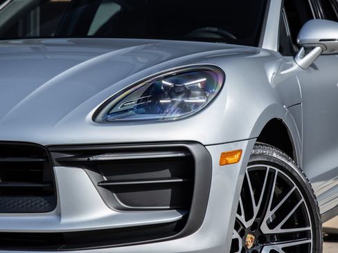 Certified 2026 Porsche Macan AWD/4WD image 18