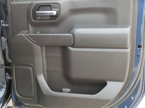 Used 2019 Chevrolet Silverado 1500 LT w/ Texas Edition image 26