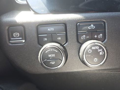 Used 2023 Chevrolet Silverado 1500 LT image 18