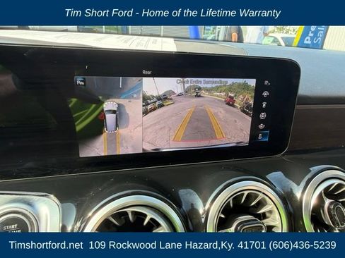Used 2023 Mercedes-Benz GLB 250 4MATIC w/ Premium Package image 14