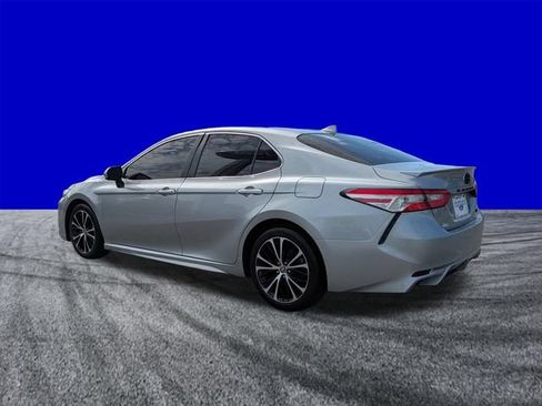 Used 2020 Toyota Camry SE FWD image 6