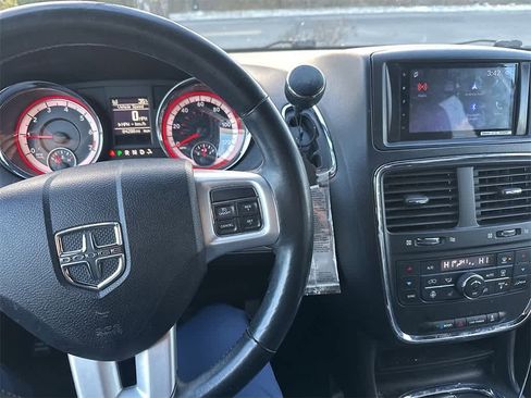 Used 2019 Dodge Grand Caravan GT image 10