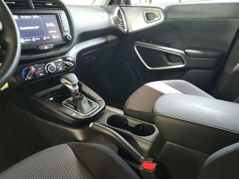 Certified 2025 Kia Soul LX FWD image 10