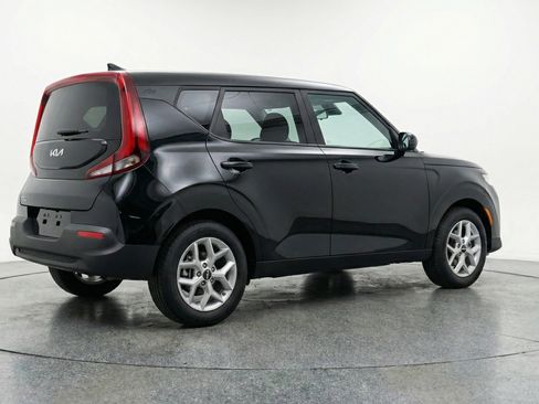 Used 2025 Kia Soul LX w/ LX Technology Package image 9