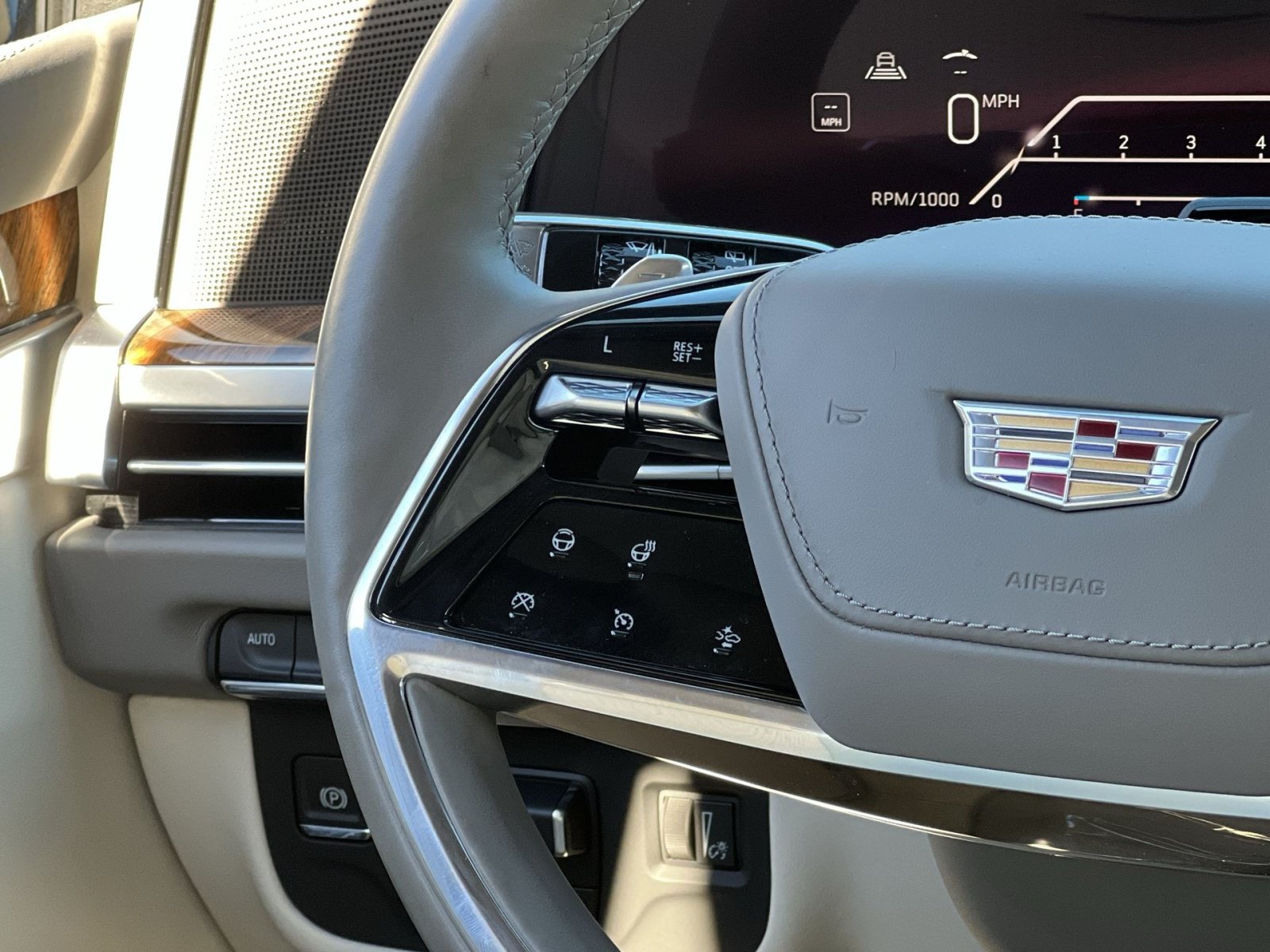Used 2026 Cadillac Escalade Platinum Sport AWD/4WD image 36