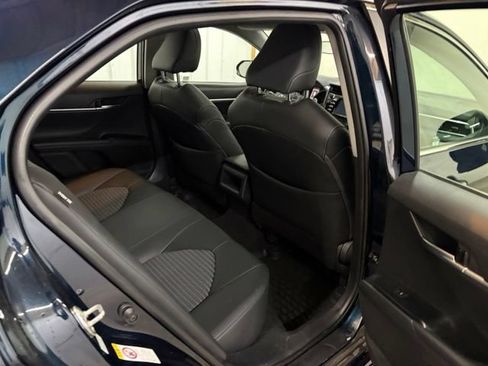 Used 2018 Toyota Camry SE w/ Moonroof Package FWD image 14