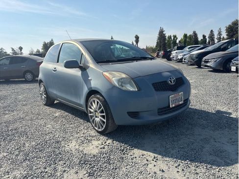 Used 2007 Toyota Yaris 2-Door Hatchback image 10