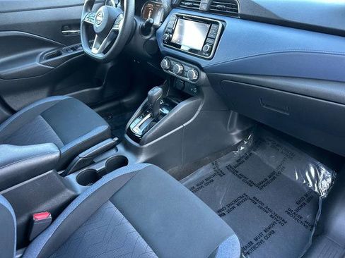 Used 2023 Nissan Versa SV image 5