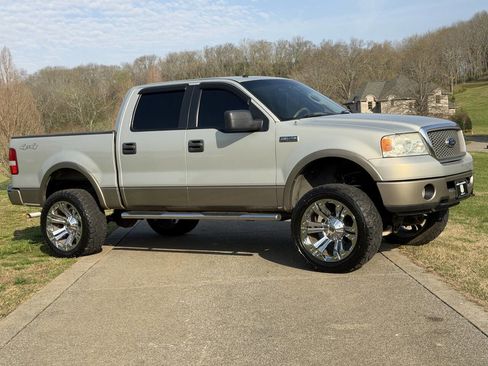 Used 2006 Ford F150 XLT image 2