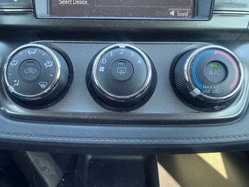 Used 2015 Toyota RAV4 LE FWD image 23
