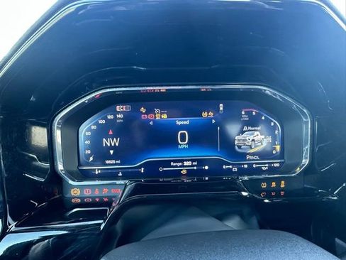 Used 2025 Chevrolet Silverado 2500 LT w/ Convenience Package AWD/4WD image 40