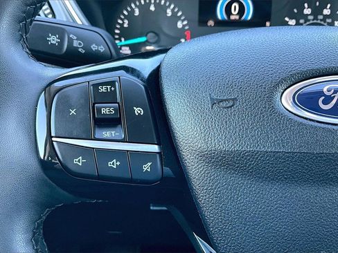 Certified 2022 Ford Escape SE w/ Cold Weather Package image 18