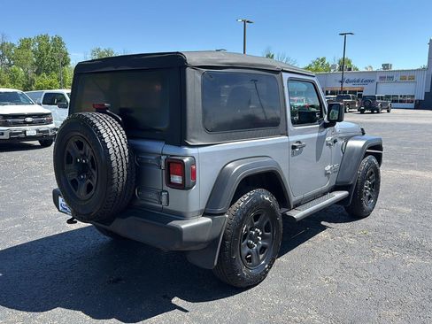 Used 2019 Jeep Wrangler Sport AWD/4WD image 18