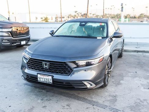 Used 2025 Honda Accord Touring image 4