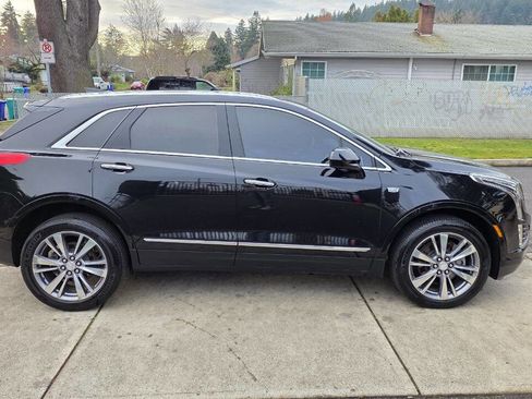 Used 2017 Cadillac XT5 Luxury w/ Driver Awareness Package image 4